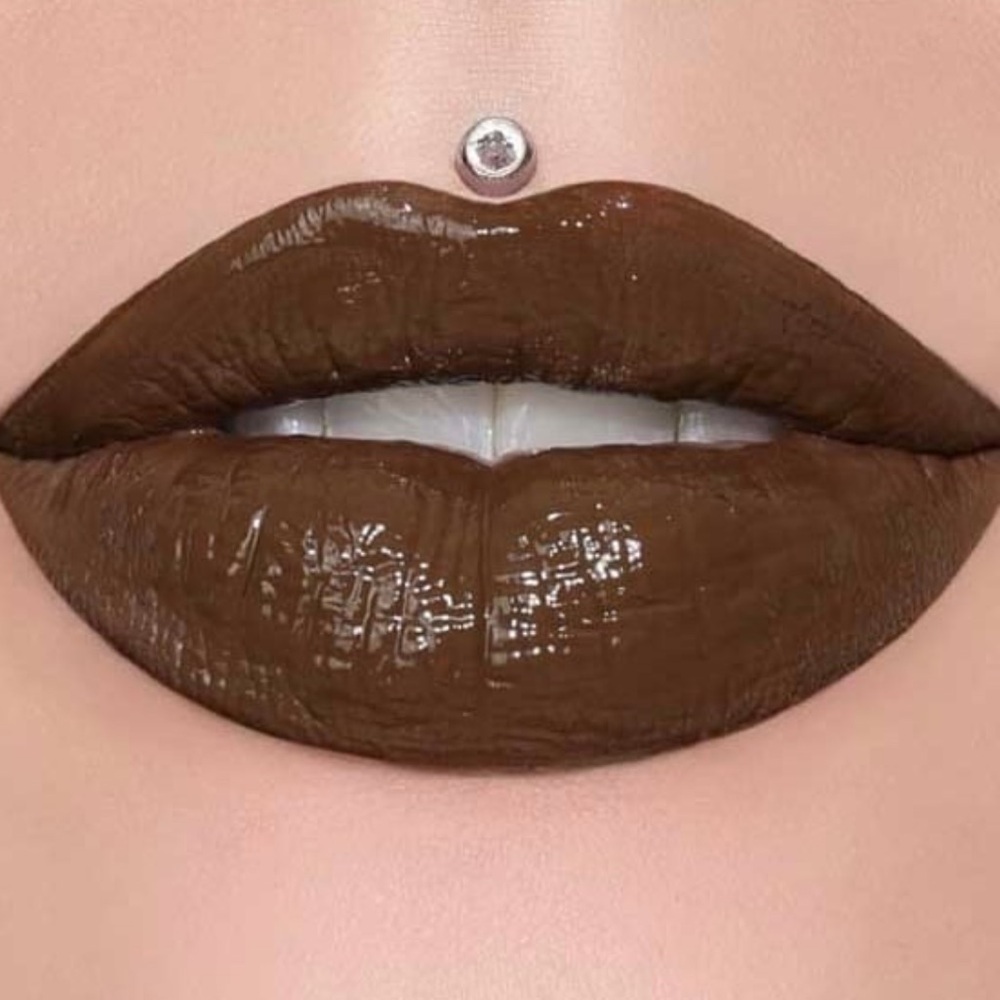 JEFFREE STAR - DOMINATRIX Supreme Gloss Highly Pigmented Lip Gloss